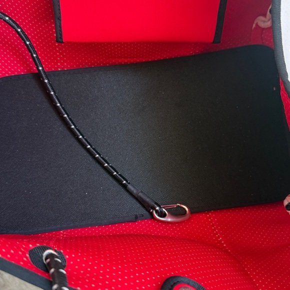 Haute Shore Greyson White Tote - Picture 8 of 10